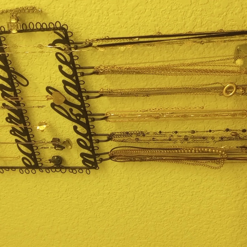 Assorted jewelry